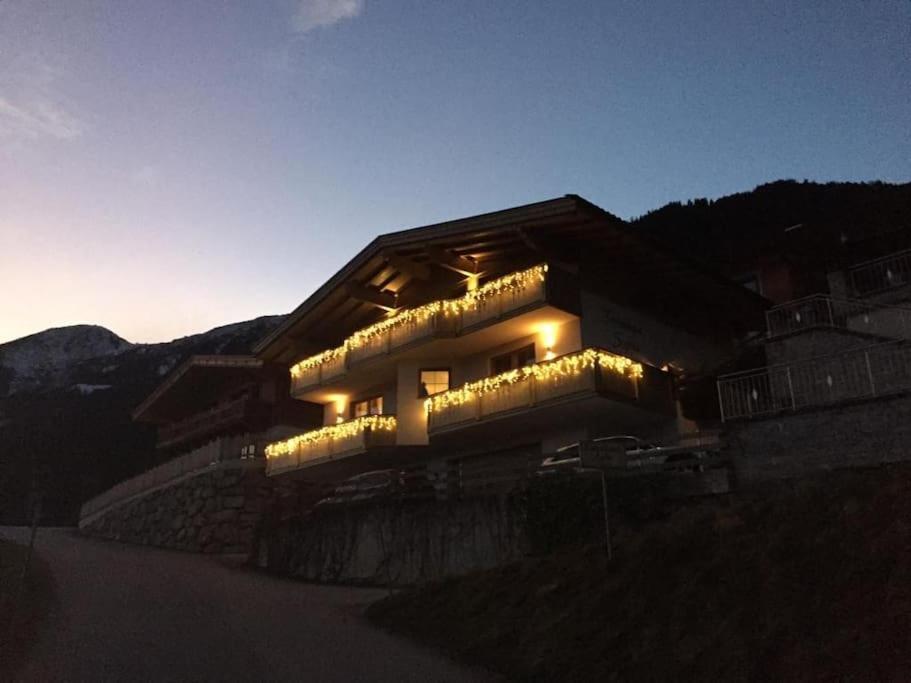 Ferienhaus Zillertal Panorama Blick Balkon Sauna Zellberg Esterno foto