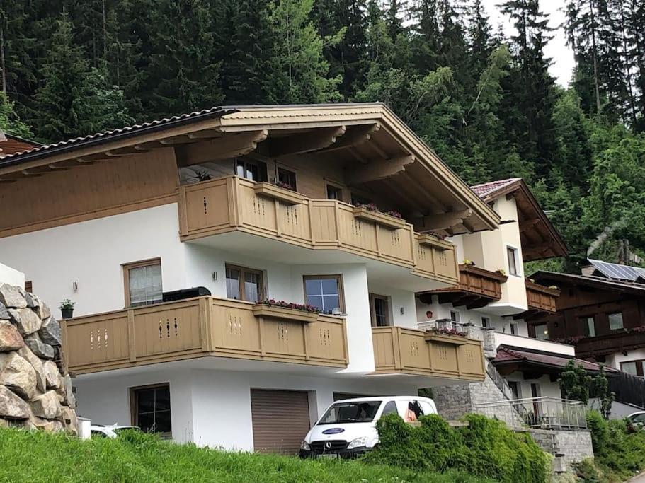 Ferienhaus Zillertal Panorama Blick Balkon Sauna Zellberg Esterno foto